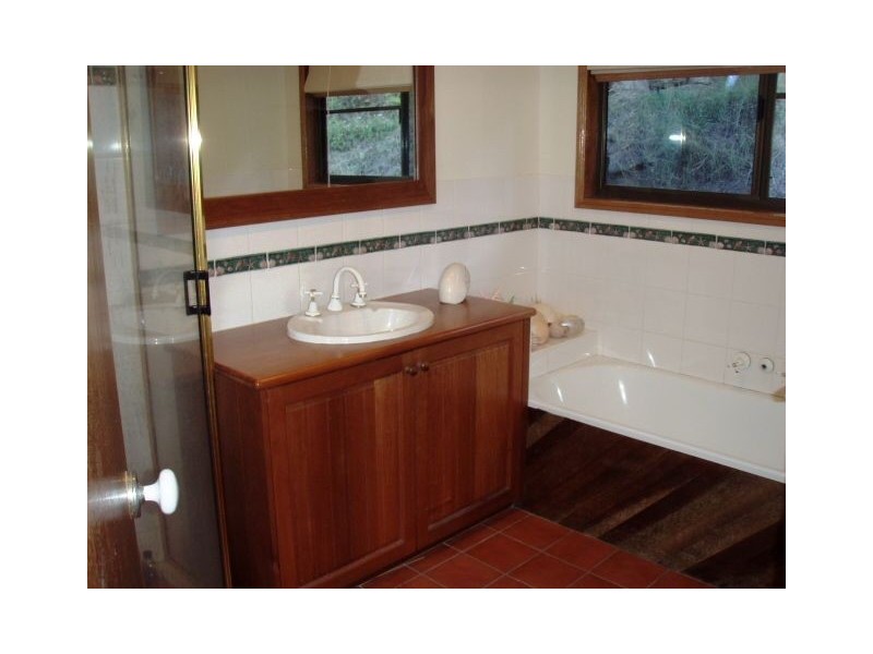 2 Stewart Drive, Cannonvale QLD 4802