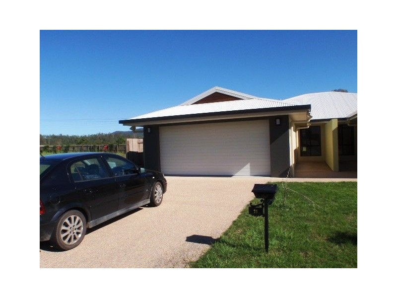 1 11 South Molle Boulevard, Cannonvale QLD 4802