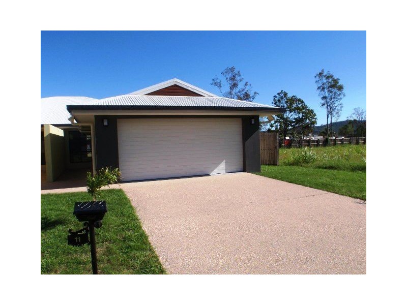 2/11 South Molle Boulevard, Cannonvale QLD 4802