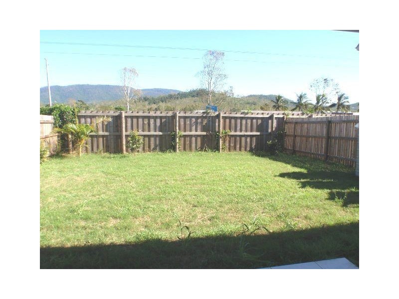 2/11 South Molle Boulevard, Cannonvale QLD 4802