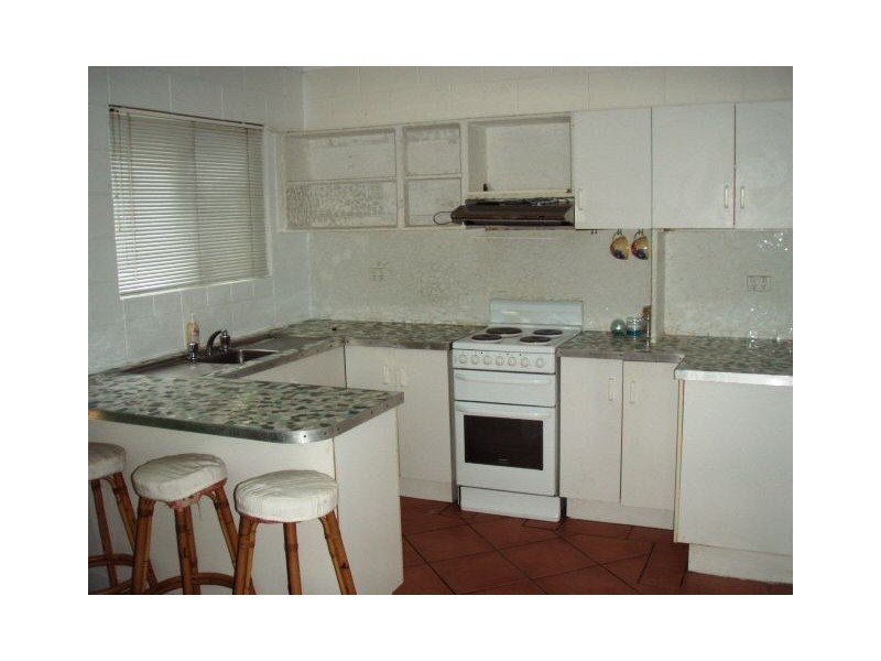 6/11 Island Drive, Cannonvale QLD 4802