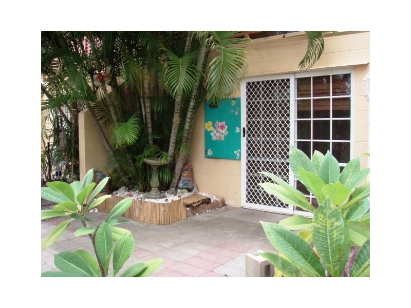 6/11 Island Drive, Cannonvale QLD 4802