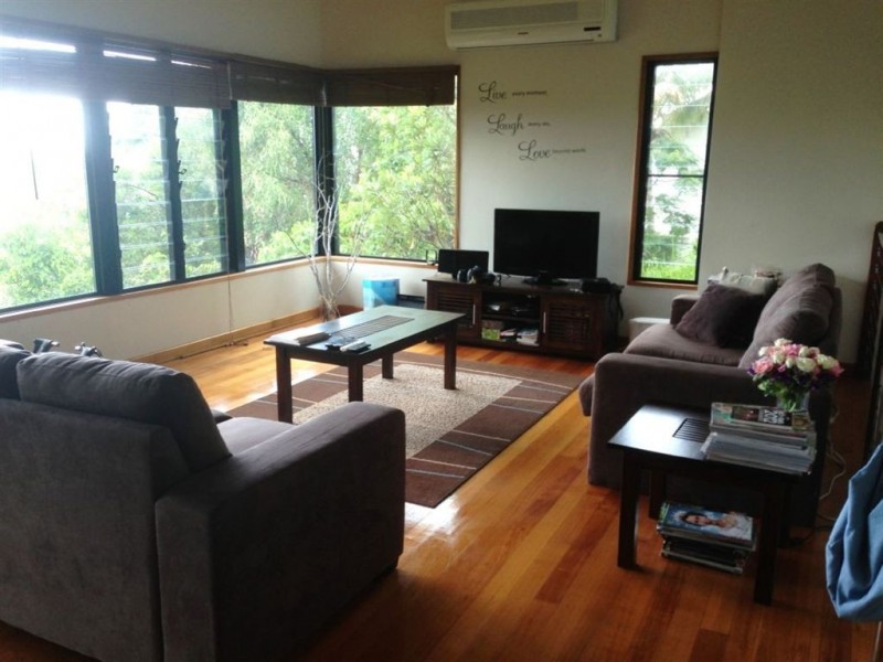 17 Passage Avenue, Shute Harbour QLD 4802