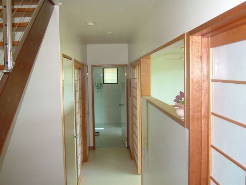 17 Passage Avenue, Shute Harbour QLD 4802