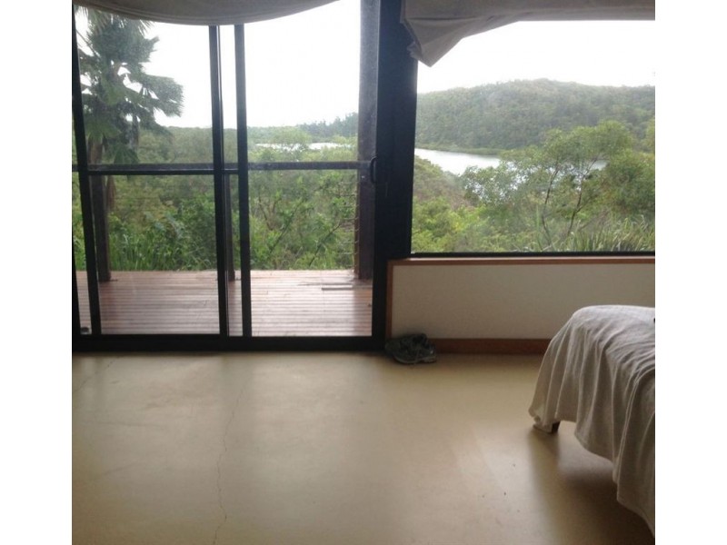 17 Passage Avenue, Shute Harbour QLD 4802