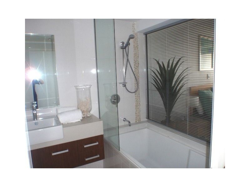 3a/18 Seaview Drive, Airlie Beach QLD 4802