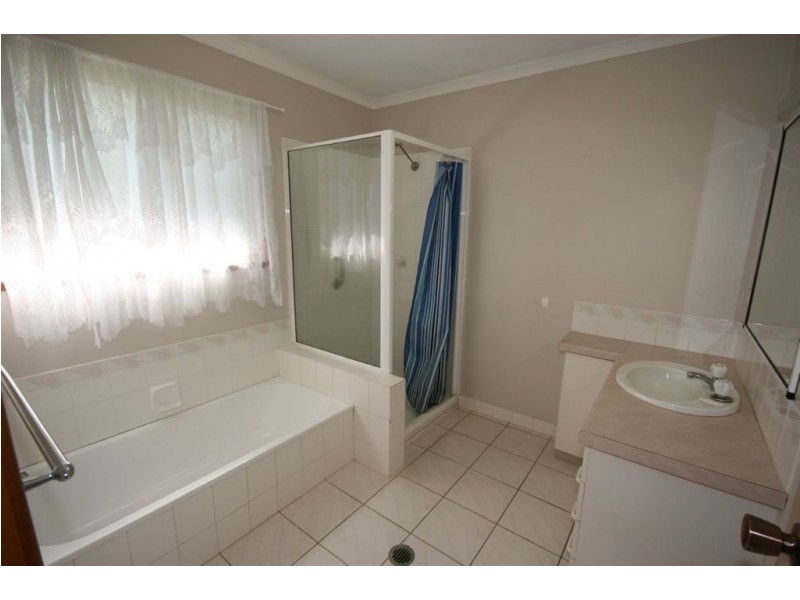 7 Grace Avenue, Cannonvale QLD 4802