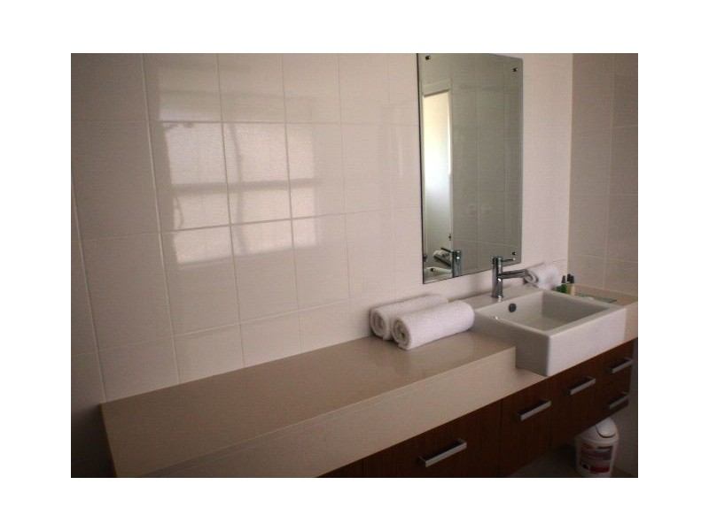 3b/18 Seaview Drive, Airlie Beach QLD 4802