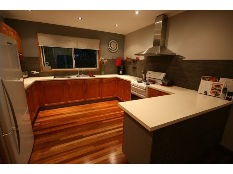 15 Barnes Place, Cannonvale QLD 4802