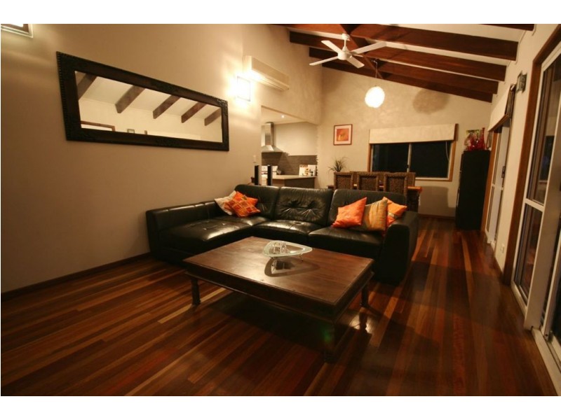 15 Barnes Place, Cannonvale QLD 4802