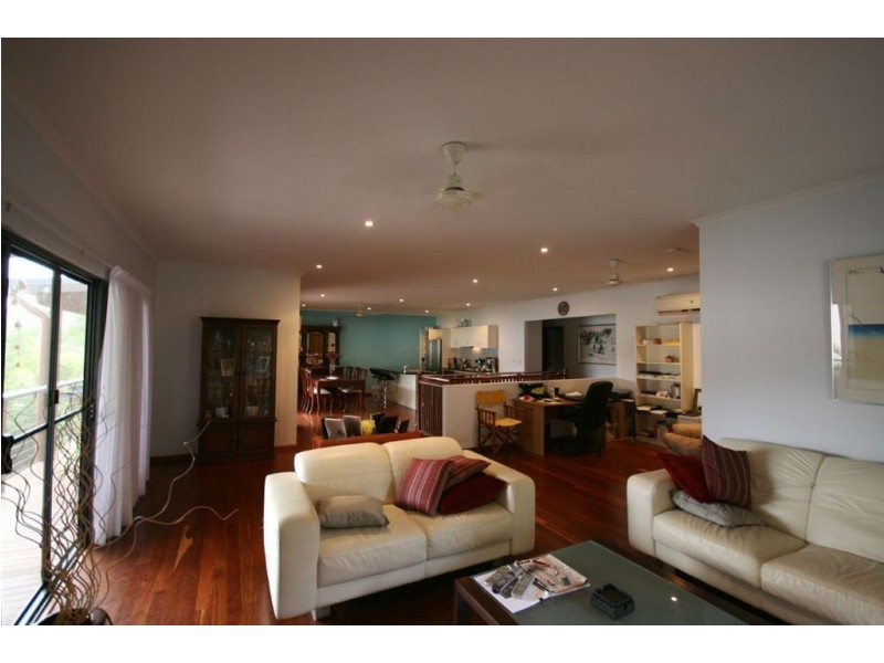 2/7 Border Drive, Cannonvale QLD 4802