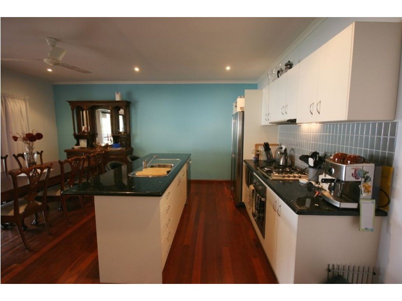 2/7 Border Drive, Cannonvale QLD 4802