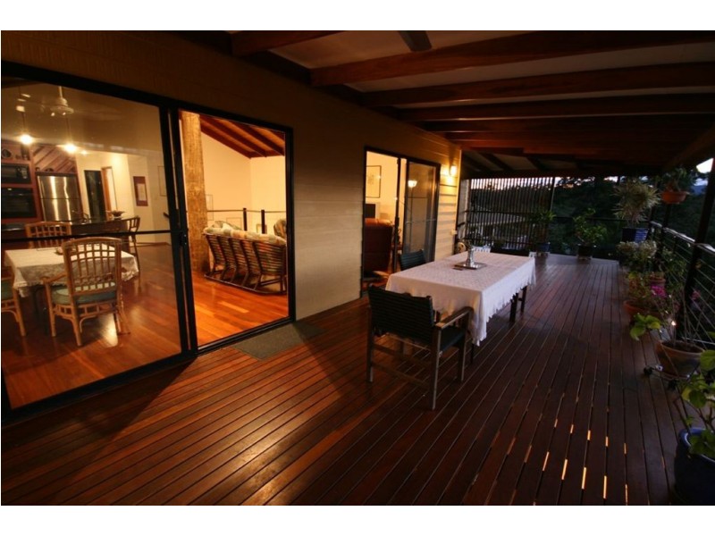 25 Island Drive, Cannonvale QLD 4802
