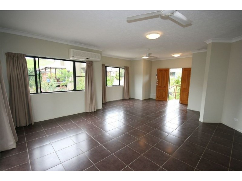 1/14 Altman Avenue, Cannonvale QLD 4802