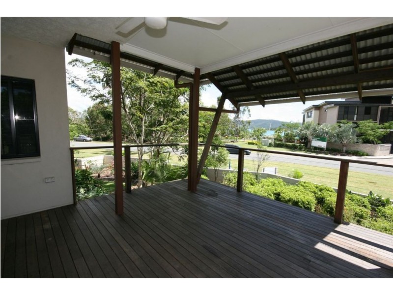 1/14 Altman Avenue, Cannonvale QLD 4802
