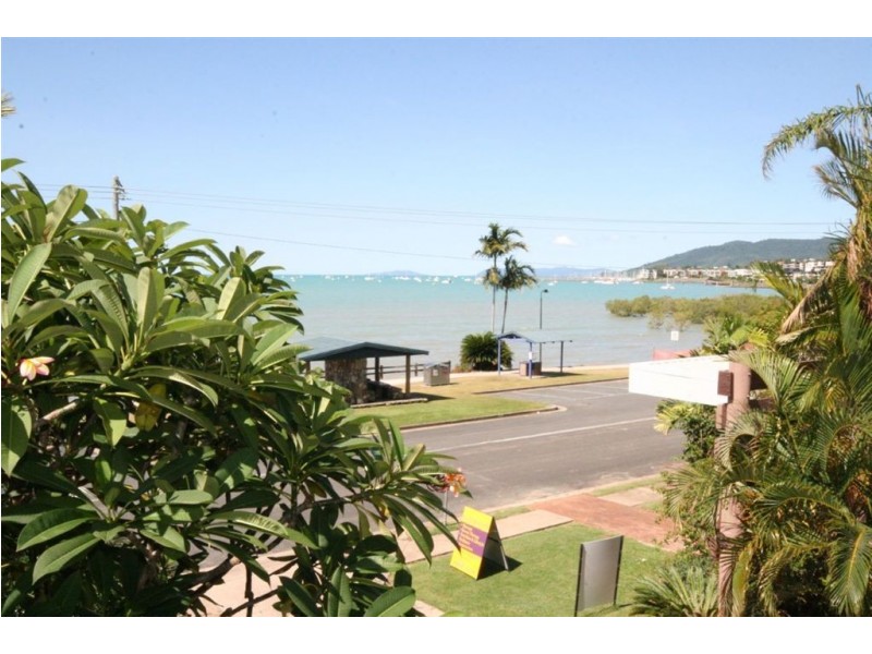 3/42 coral esplanade, Cannonvale QLD 4802