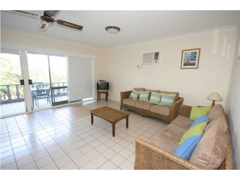 3/42 coral esplanade, Cannonvale QLD 4802