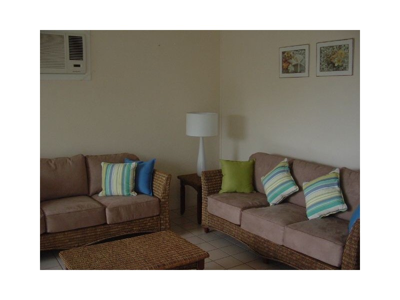 3/42 coral esplanade, Cannonvale QLD 4802