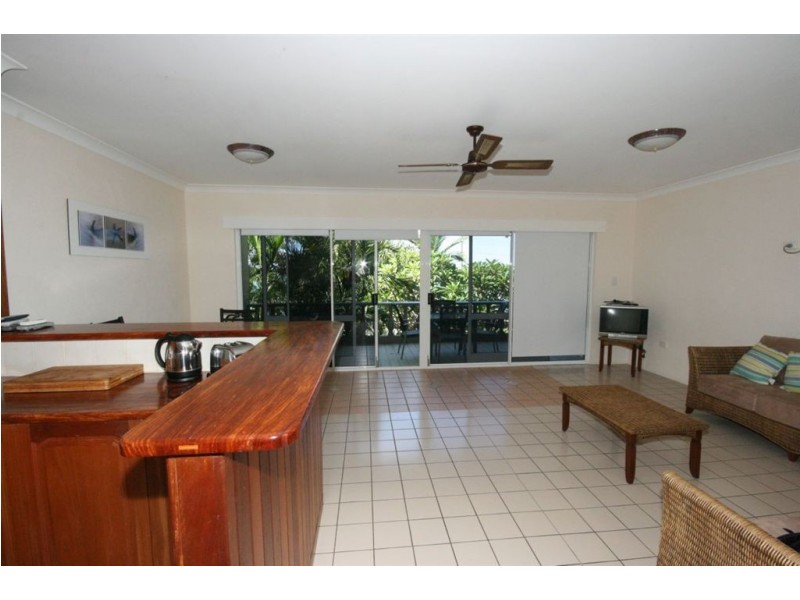 3/42 coral esplanade, Cannonvale QLD 4802