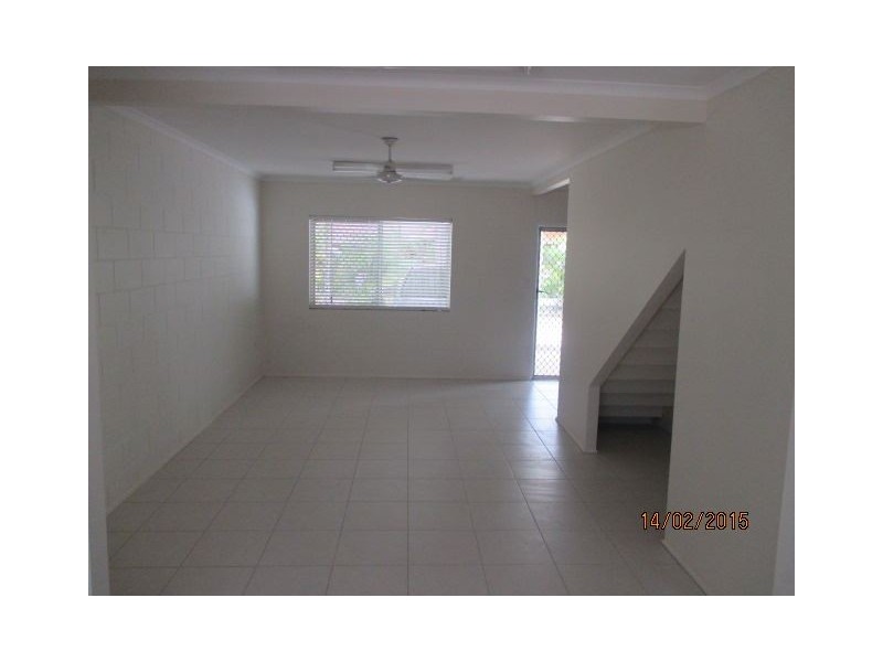 2/7 Duell Road, Cannonvale QLD 4802