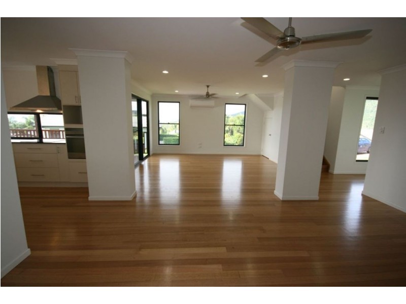 3/14 Hamilton Avenue, Cannonvale QLD 4802