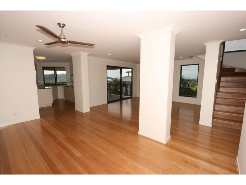3/14 Hamilton Avenue, Cannonvale QLD 4802