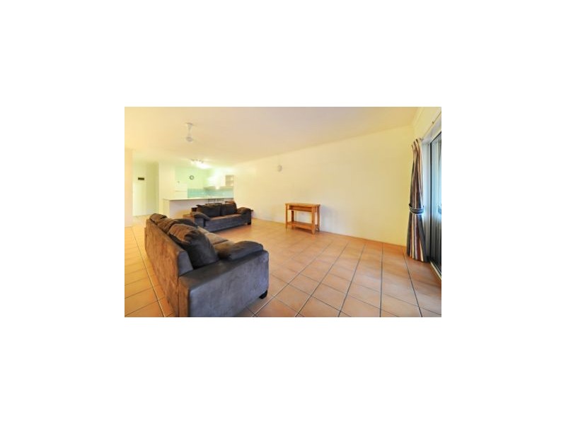 21/24 Island Drive, Cannonvale QLD 4802