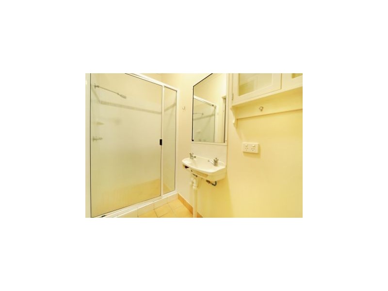 21/24 Island Drive, Cannonvale QLD 4802