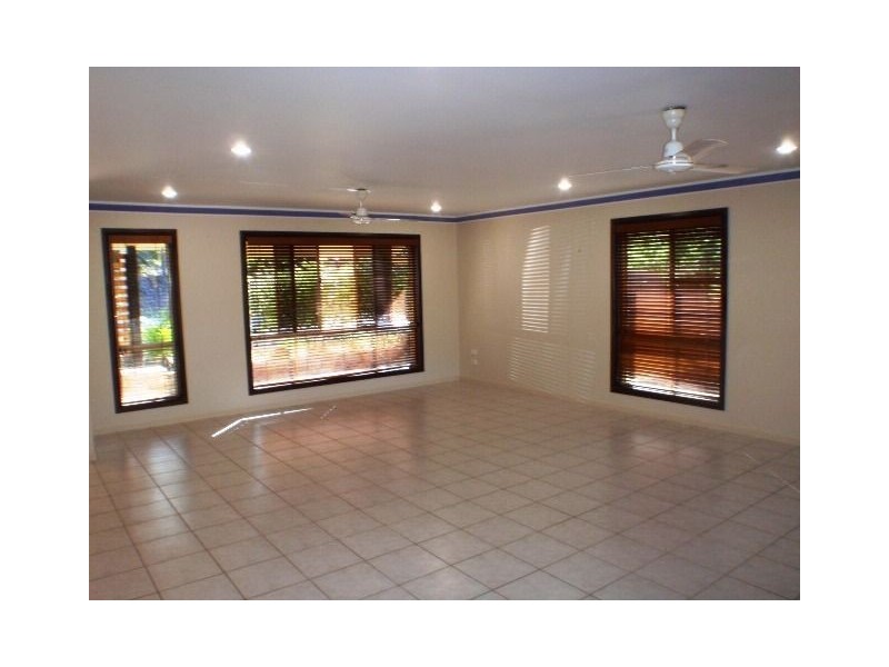 65 Parkwood Terrace, Cannonvale QLD 4802