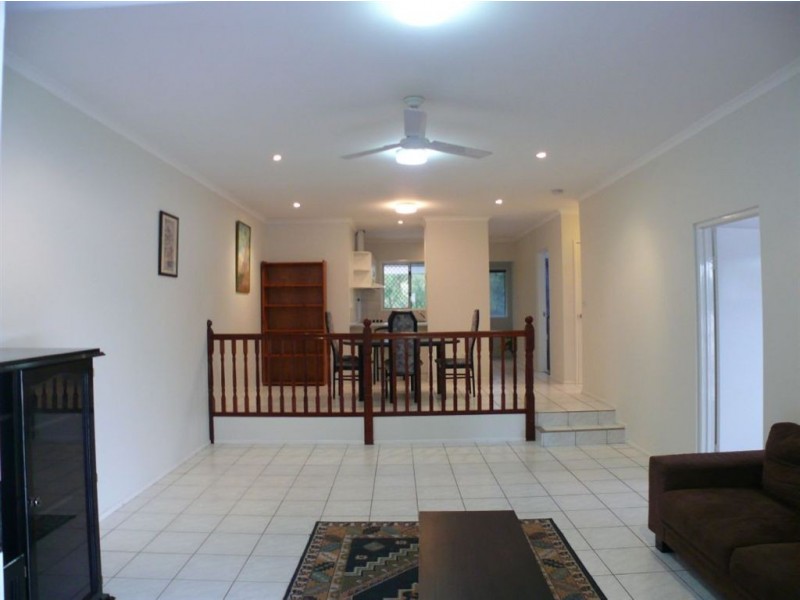 6B/10 Island Drive, Cannonvale QLD 4802
