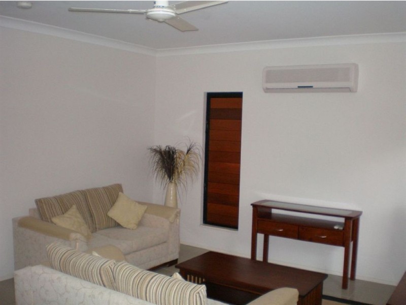 6/5 Erromango Drive, Cannonvale QLD 4802