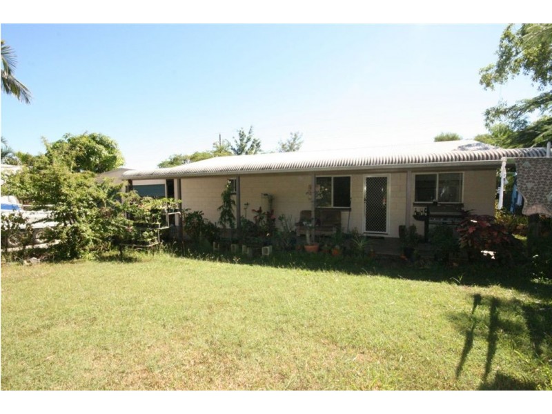 5 William Close, Cannonvale QLD 4802