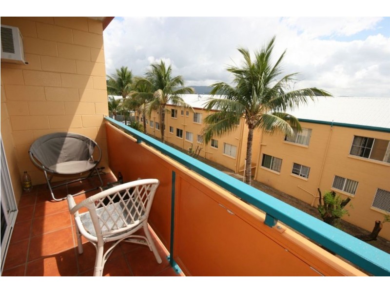 10/3 Eshelby Drive, Cannonvale QLD 4802