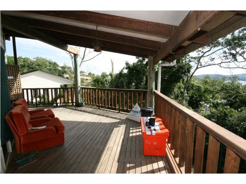 40 Eshelby Drive, Cannonvale QLD 4802