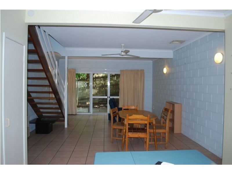 8/5 Eshelby Drive, Cannonvale QLD 4802