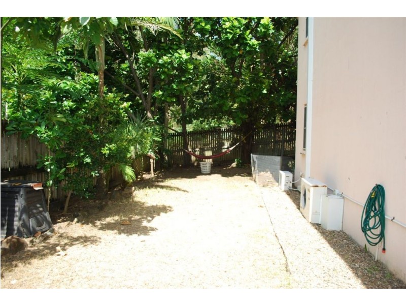 8/5 Eshelby Drive, Cannonvale QLD 4802