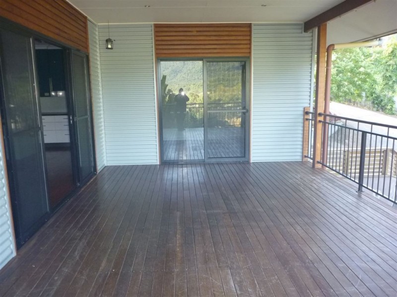 7 Golf Views Court, Cannonvale QLD 4802