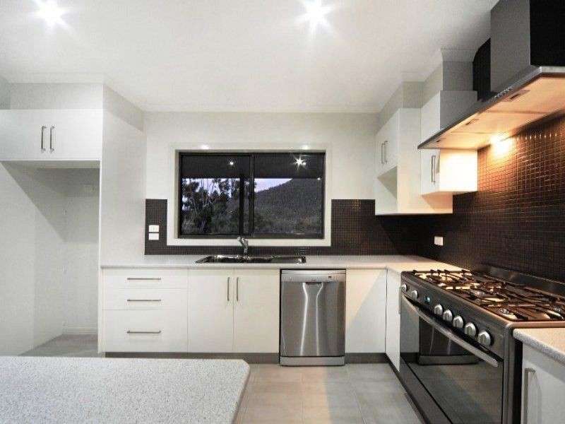 5 Scarlett Gum Cres, Cannonvale QLD 4802