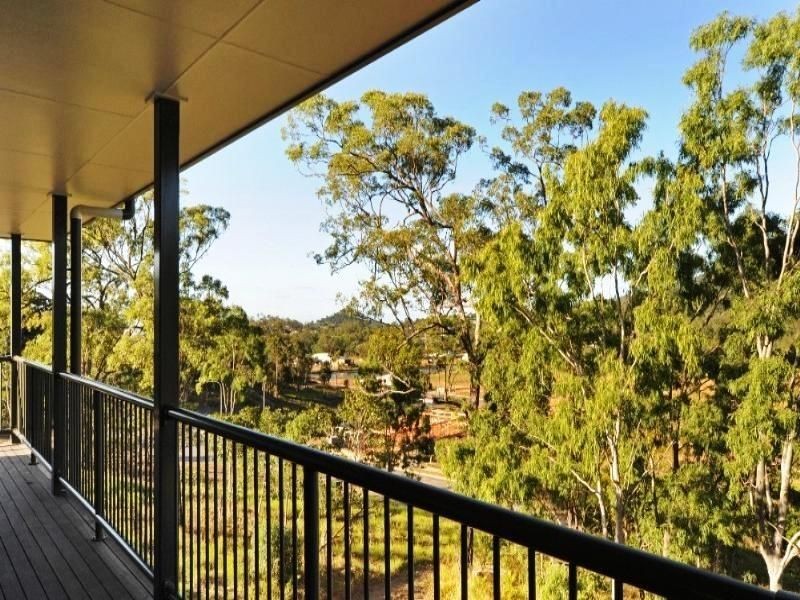 5 Scarlett Gum Cres, Cannonvale QLD 4802