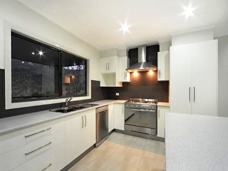 5 Scarlett Gum Cres, Cannonvale QLD 4802