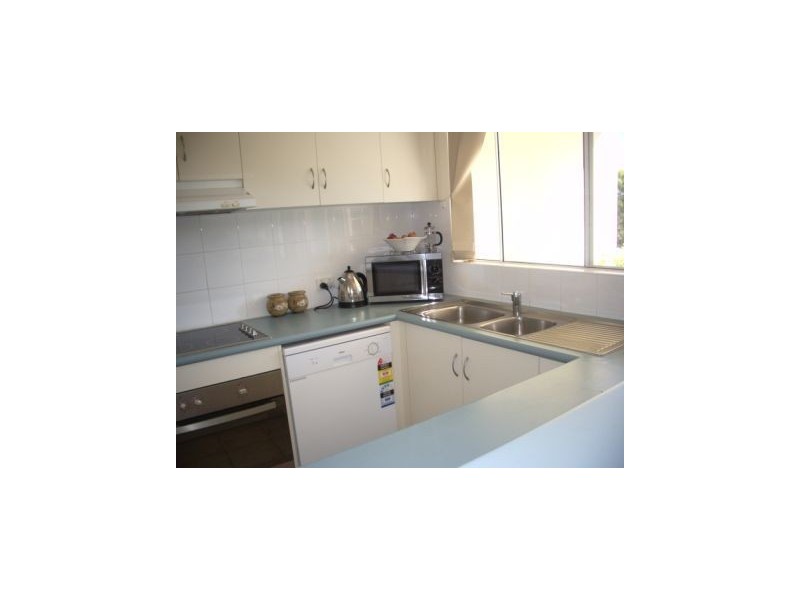 16/12 Eshelby Drive, Cannonvale QLD 4802