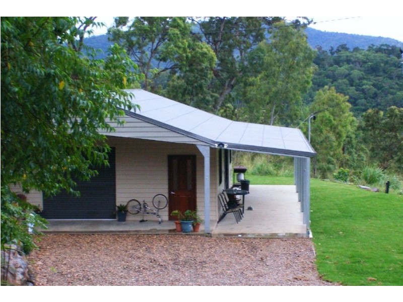 327 Paluma Road, Cannonvale QLD 4802