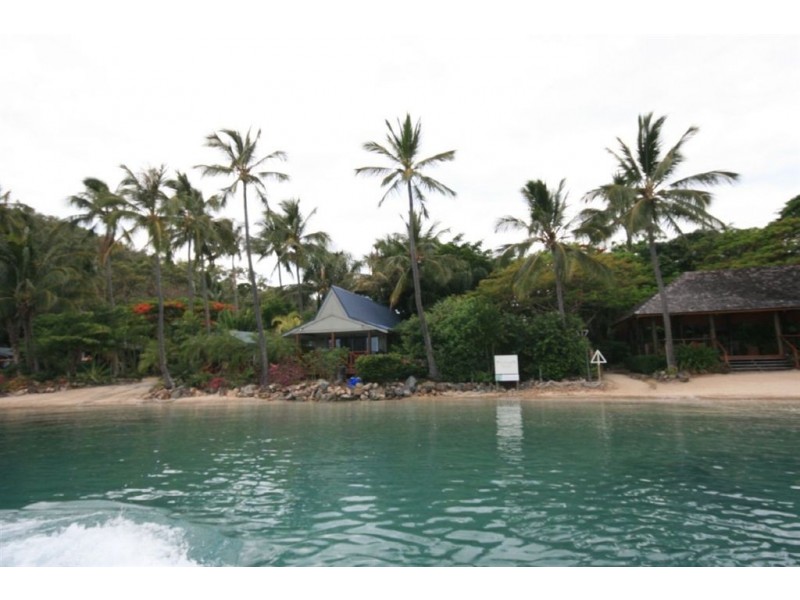 Cabin 3 Peppers Palm Bay, Long Island QLD 4741