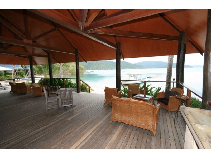 Cabin 3 Peppers Palm Bay, Long Island QLD 4741