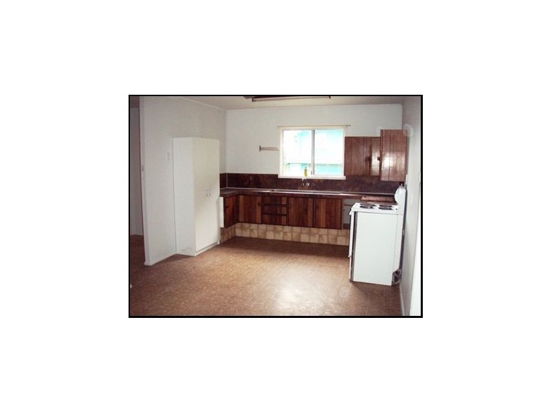 5 Salmon Street, Cannonvale QLD 4802