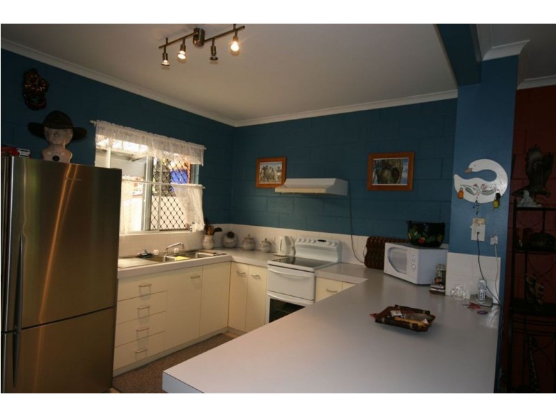 1/5 Duell Road, Cannonvale QLD 4802