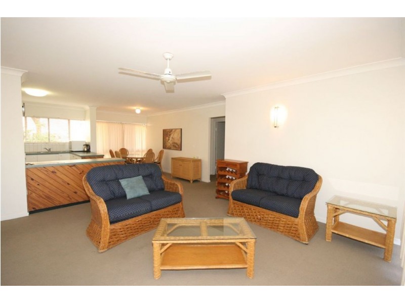 21/2 Eshelby Drive, Cannonvale QLD 4802