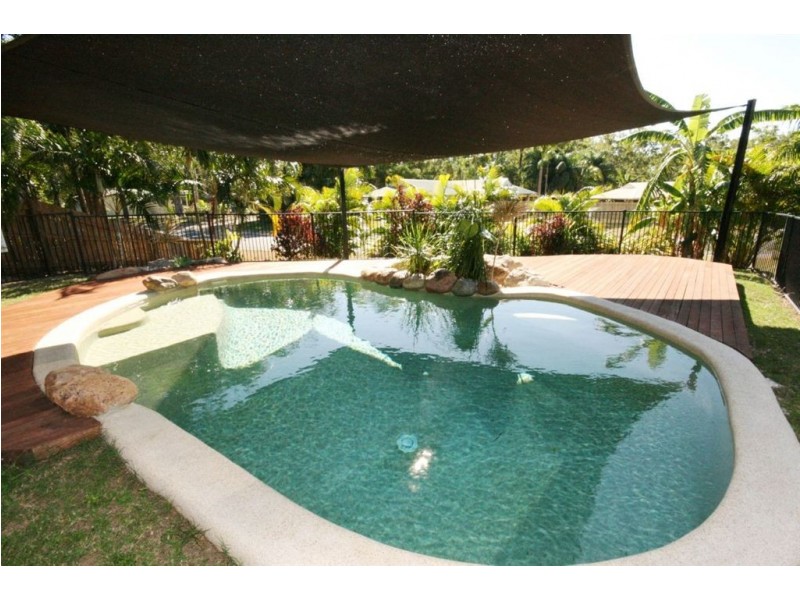 2 Solway Avenue, Cannonvale QLD 4802