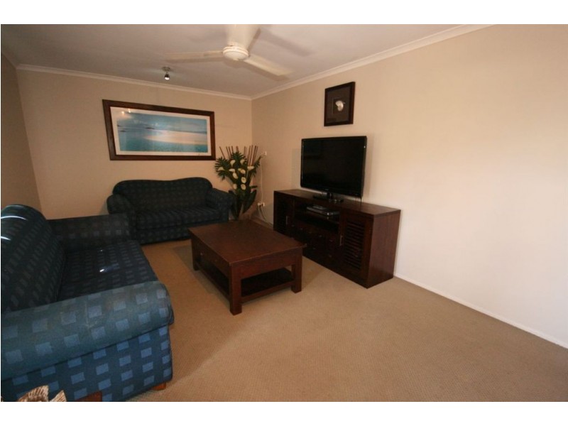 2 Solway Avenue, Cannonvale QLD 4802