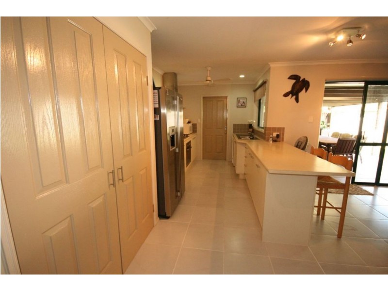 2 Solway Avenue, Cannonvale QLD 4802